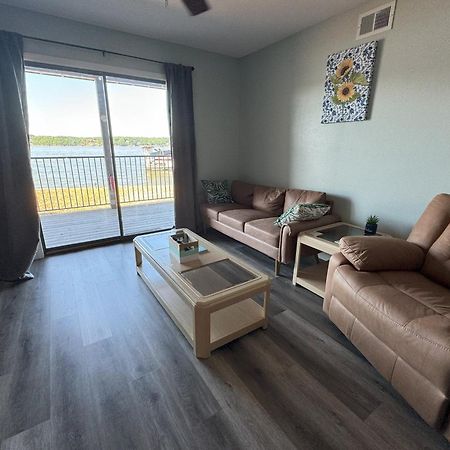 Lakefront Condo With A View Osage Beach Eksteriør billede