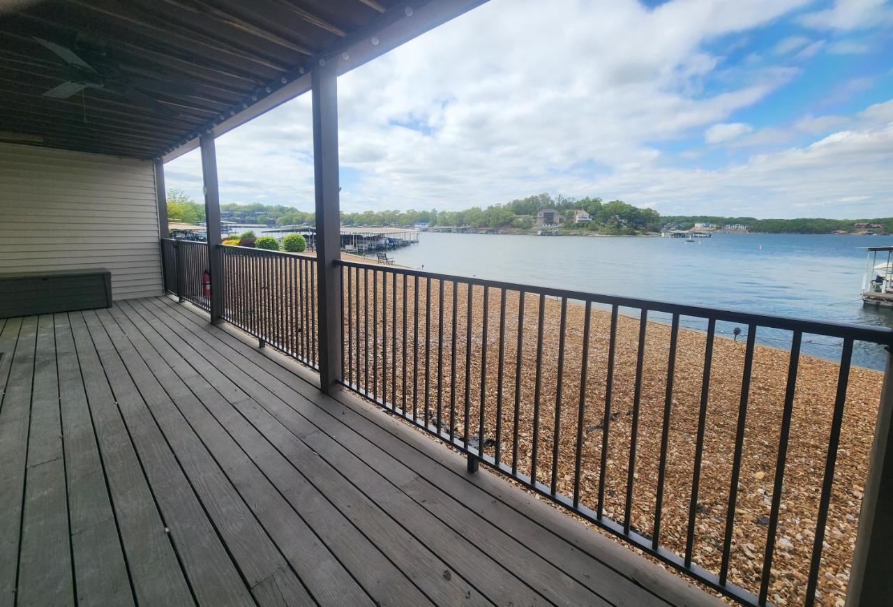 Lakefront Condo With A View Osage Beach Eksteriør billede