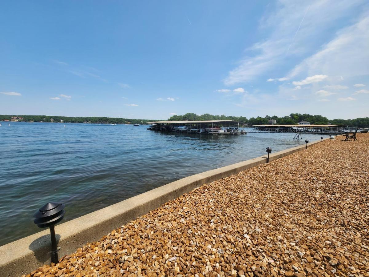 Lakefront Condo With A View Osage Beach Eksteriør billede