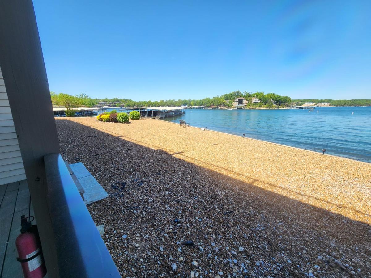 Lakefront Condo With A View Osage Beach Eksteriør billede